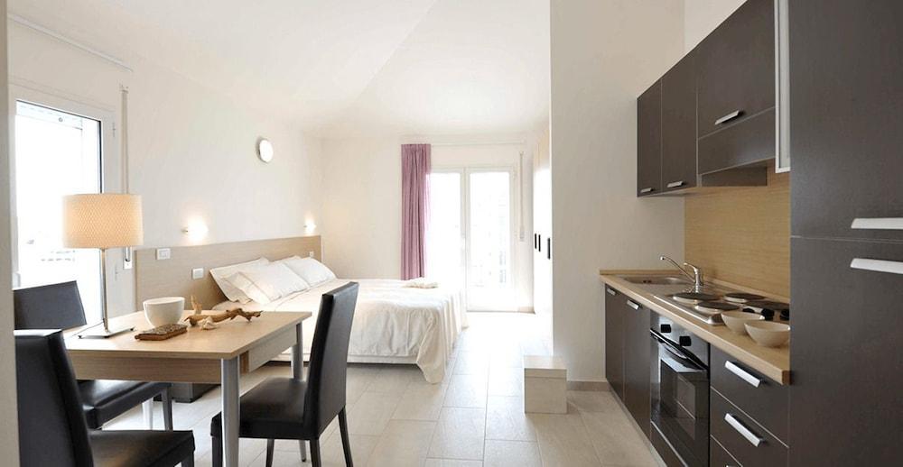 Residence Hotel Rubino Fogliano Marina Zewnętrze zdjęcie