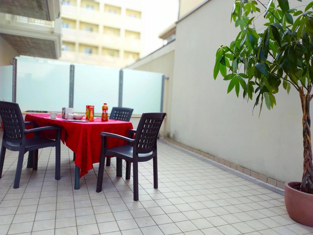 Residence Hotel Rubino Fogliano Marina Zewnętrze zdjęcie