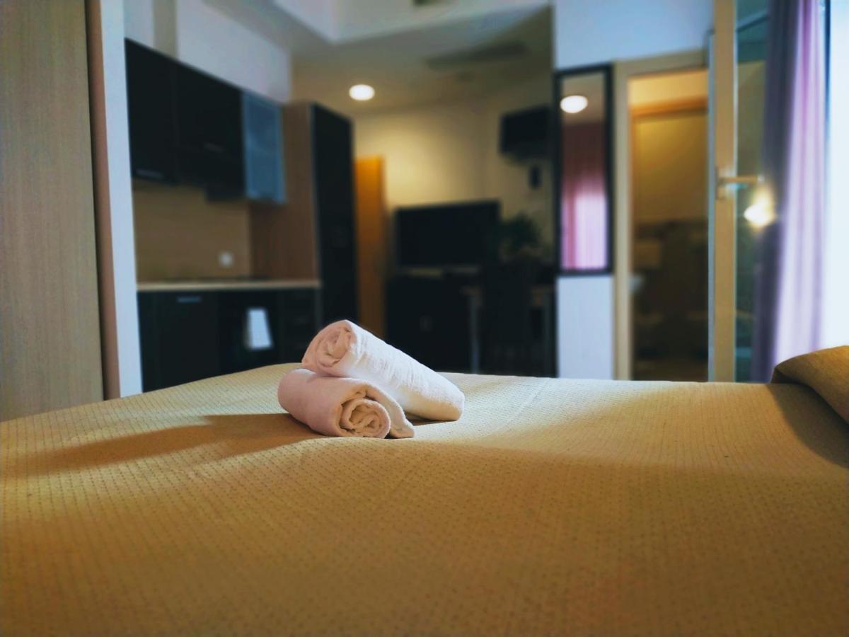 Residence Hotel Rubino Fogliano Marina Zewnętrze zdjęcie