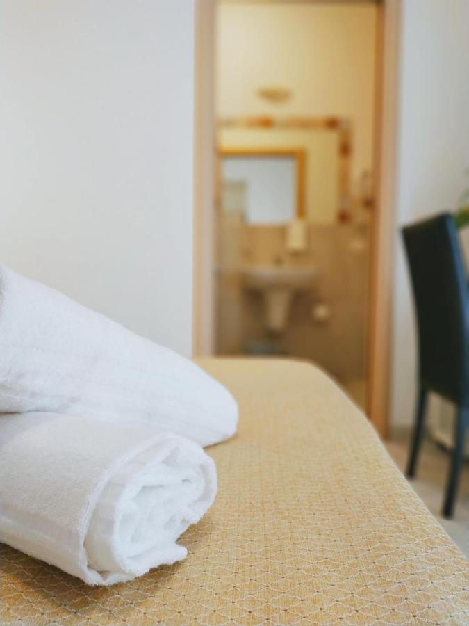 Residence Hotel Rubino Fogliano Marina Zewnętrze zdjęcie