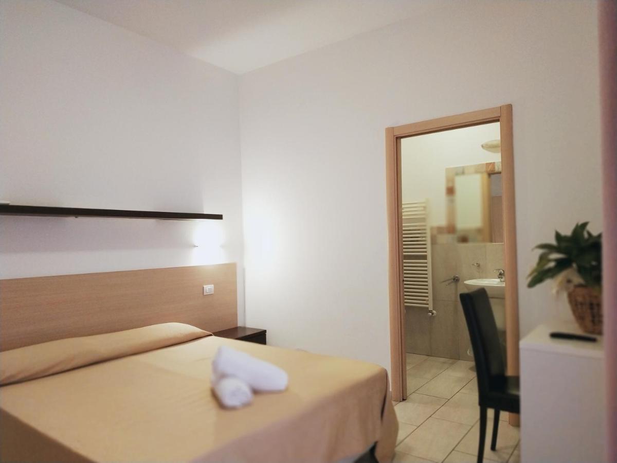 Residence Hotel Rubino Fogliano Marina Zewnętrze zdjęcie