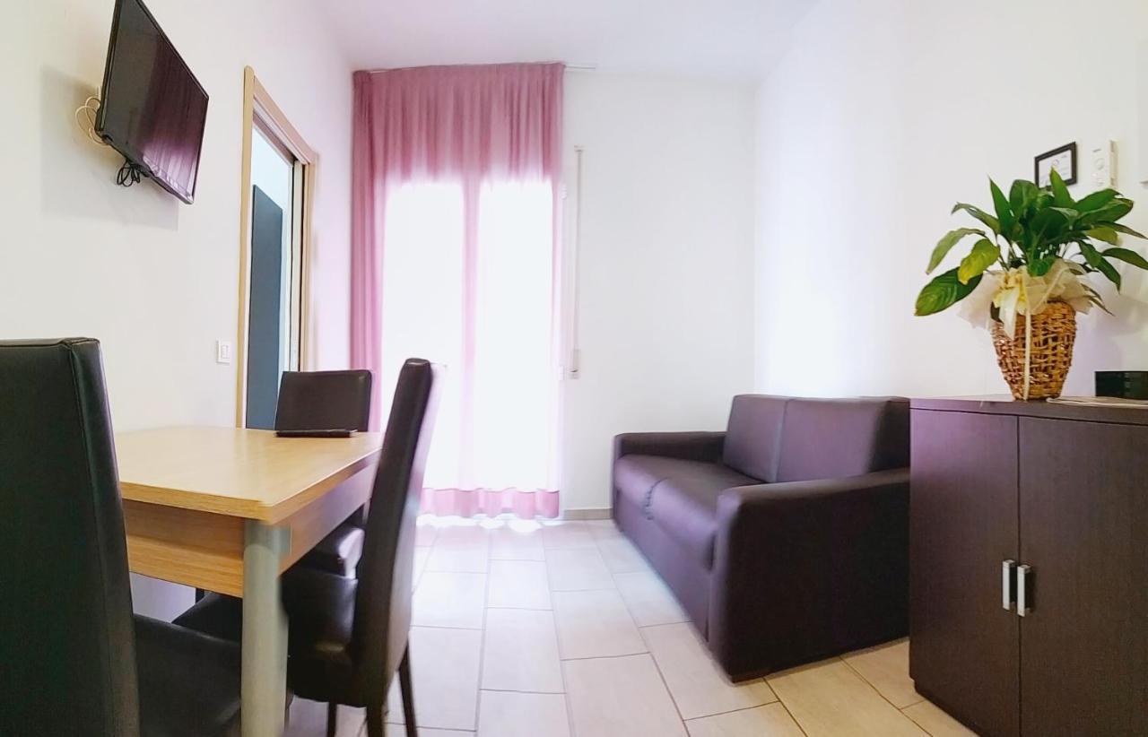 Residence Hotel Rubino Fogliano Marina Zewnętrze zdjęcie